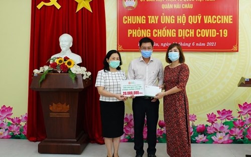 Đại học Đông Á ủng hộ Quỹ vaccine phòng chống Covid-19 