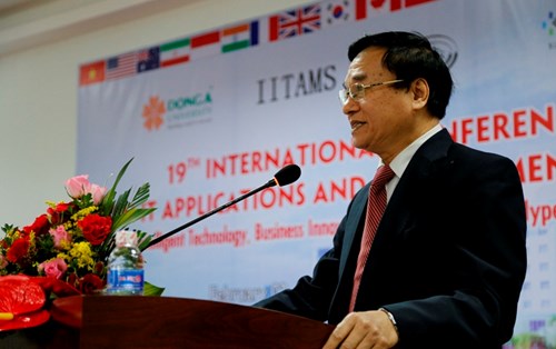 Phó Hiệu trưởng ĐH Đông Á Lương Minh Sâm được tặng thưởng Huân chương Hữu nghị từ Chủ tịch nước CHDCND Lào